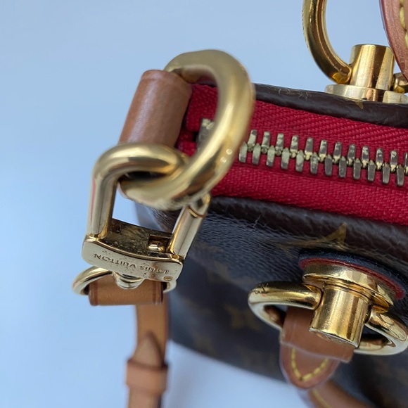 Authentic Louis Vuitton V Tote BB - Picture 14 of 14